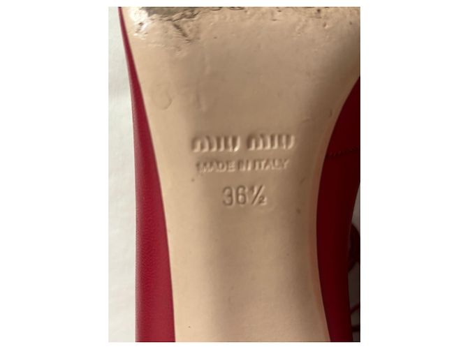 Bottines Miu Miu en cuir rouge - vue 5