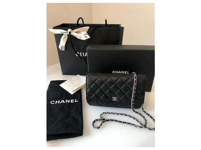 Wallet On Chain Portafoglio Chanel Classico su Catena in Pelle di Agnello Nera – Metallo Argento Nero - vista 2
