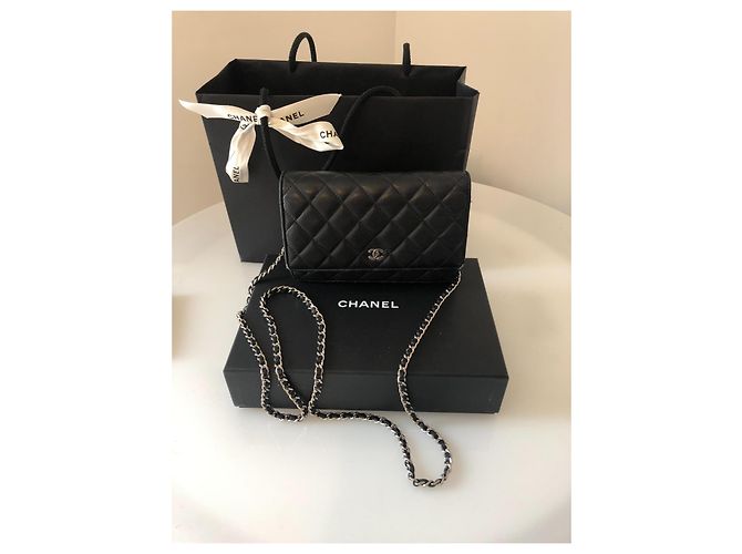 Wallet On Chain Portafoglio Chanel Classico su Catena in Pelle di Agnello Nera – Metallo Argento Nero - vista 4