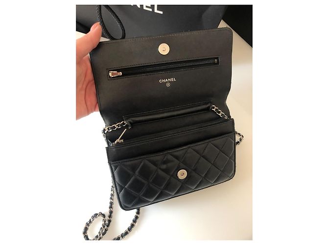 Wallet On Chain Portafoglio Chanel Classico su Catena in Pelle di Agnello Nera – Metallo Argento Nero - vista 5