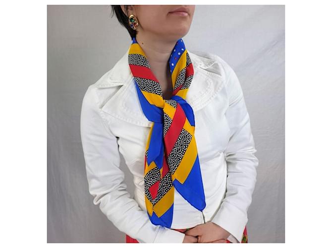 Givenchy foulard in seta anni '70 Blu Multicolore - vista 5