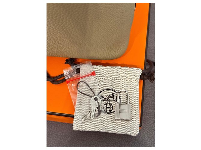 Hermès Picotin Lock 18 Beige in pelle Taurillon Clemence - vista 12