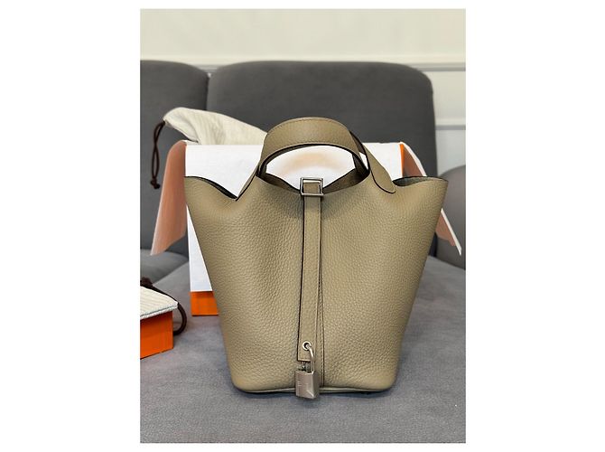 Hermès Picotin Lock 18 Beige in pelle Taurillon Clemence - vista 2