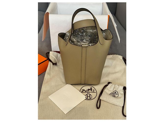 Hermès Picotin Lock 18 Beige in pelle Taurillon Clemence - vista 3