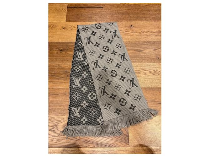 Mania del logo Louis Vuitton Grigio - vista 3