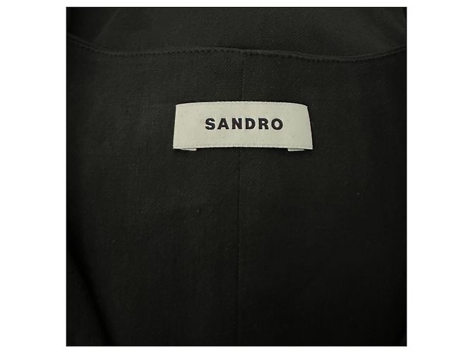 Sandro Top corto negro de lino con escote en V - vista 5
