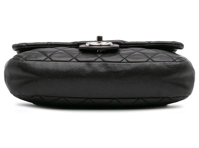 Coco rain Chanel Nero Medio Pelle Trapuntata Agnello Coco Pioggia Flap - vista 3