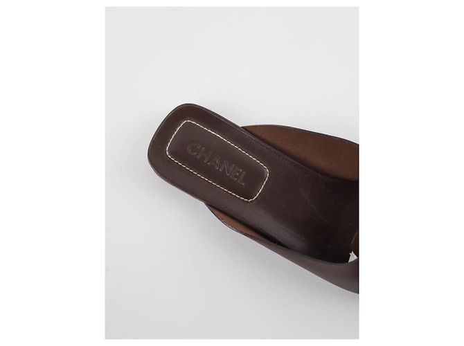 Chanel Mule in pelle marrone - vista 5