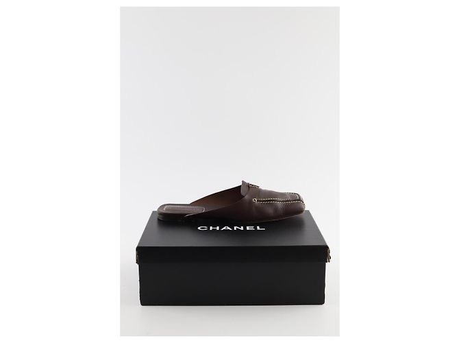 Chanel Mule in pelle marrone - vista 7