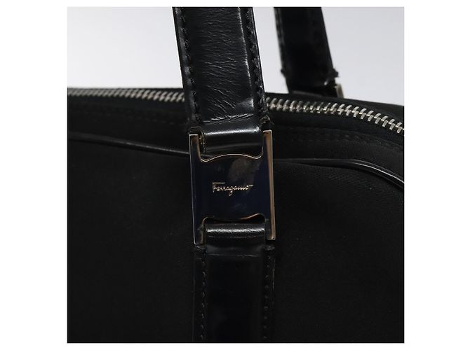 Bolsa de Ombro Vala em Nylon Preto e Prata da Salvatore Ferragamo Auth bs25066 - vista 8