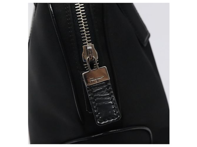 Bolsa de Ombro Vala em Nylon Preto e Prata da Salvatore Ferragamo Auth bs25066 - vista 9