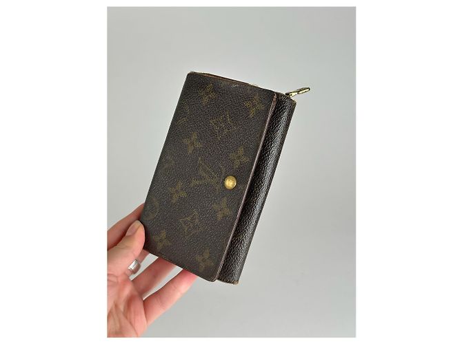Vintage Louis Vuitton Leather monogram Wallet brown Khaki - view 3