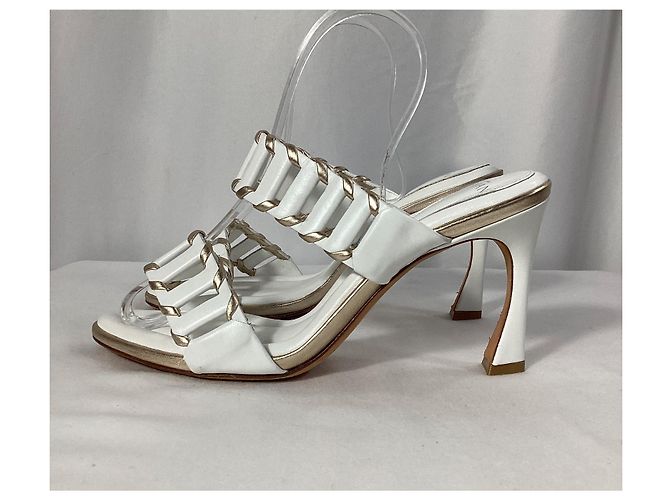 Mules tagliate Claire in pelle bianca di Alexandre Birman Bianco Crudo - vista 10