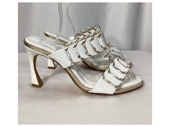 Mules tagliate Claire in pelle bianca di Alexandre Birman Bianco Crudo - vista 8