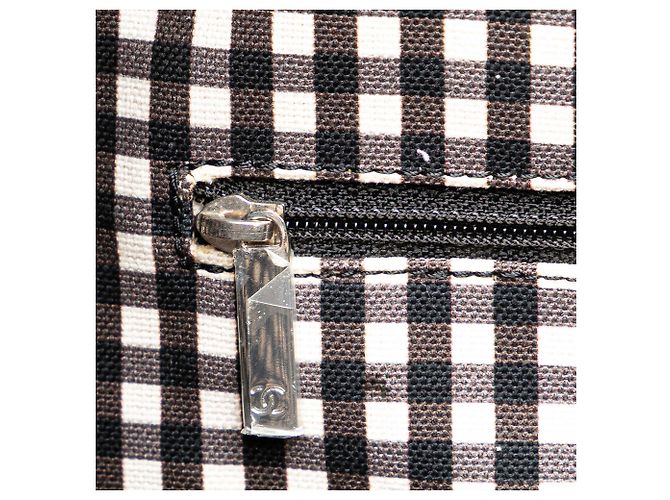 Chanel Weiße bedruckte Gingham-Wochenendtasche - Ansicht 5