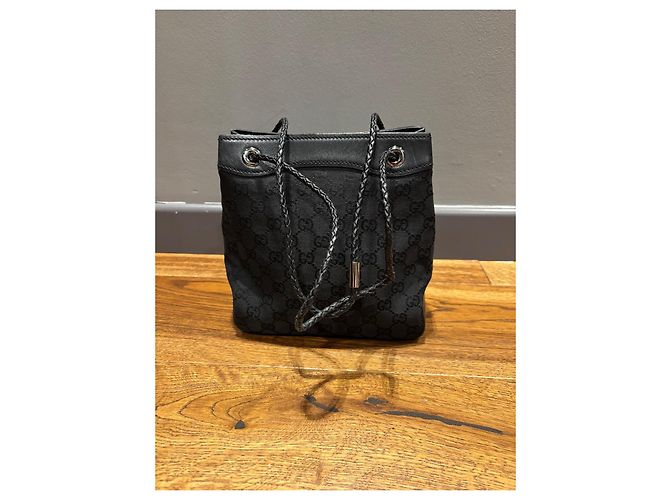 Bolsa Gifford em canvas com logo GG da Gucci Preto - vista 2