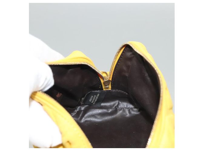 Pochette FENDI in nylon giallo oro Auth bs24840 D'oro - vista 13