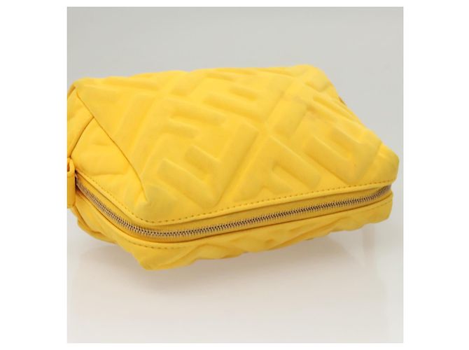 Pochette FENDI in nylon giallo oro Auth bs24840 D'oro - vista 5