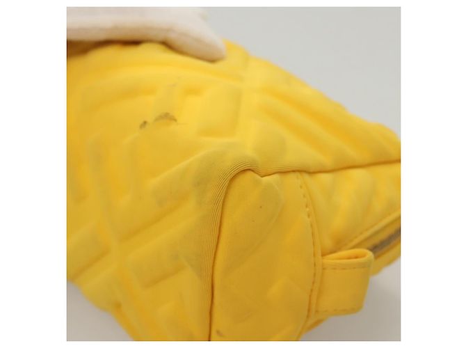 Pochette FENDI in nylon giallo oro Auth bs24840 D'oro - vista 7