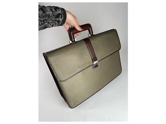 Valigetta in pelle e tela vintage Givenchy marrone khaki Cachi - vista 9