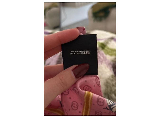 Sciarpa in seta Gucci GG Snake rosa Beige - vista 7
