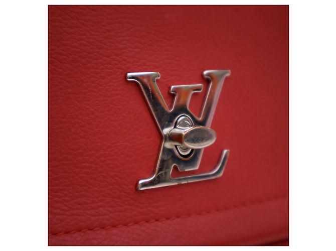 Twist Louis Vuitton Tasche Lockme II BB aus rotem Leder - Ansicht 10