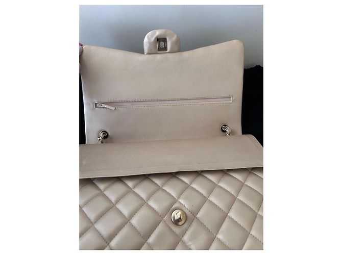 Borsa Chanel Maxi Double Flap Beige in Pelle - vista 11