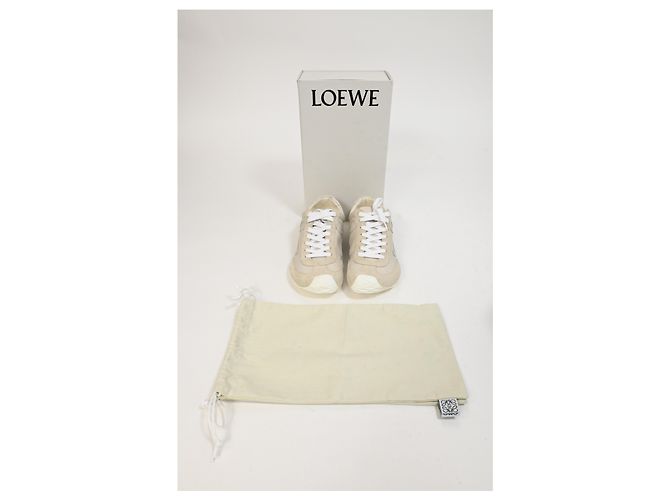 Loewe Ballet Runner 2.0 Sneakers aus beigem Kalbsleder - Ansicht 22