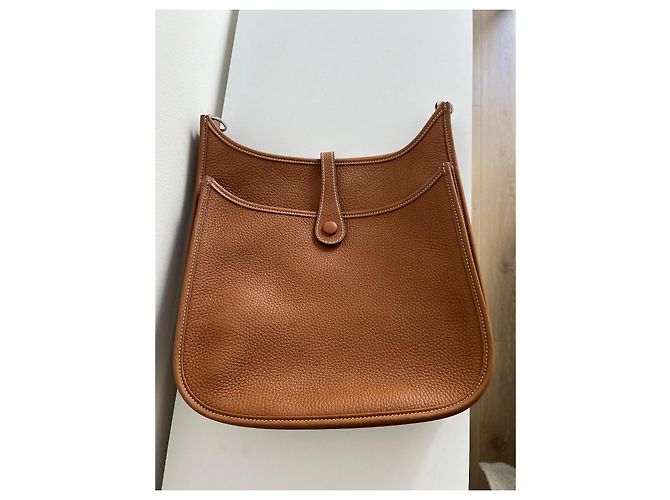 Borsa a tracolla Hermès Evelyne III Taurillon Clemence Gold Cammello - vista 8