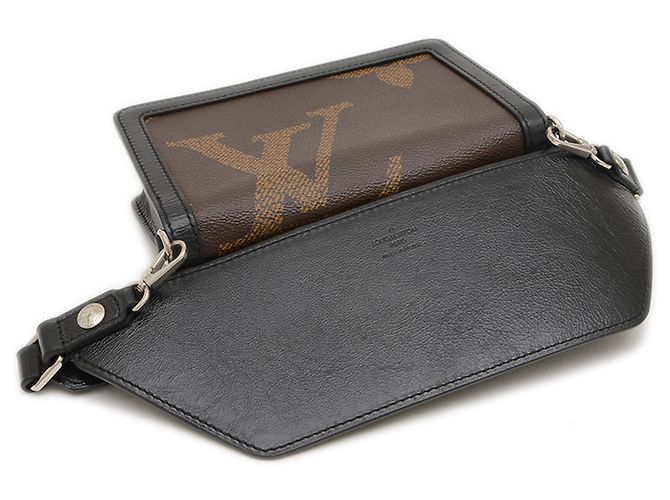 Bumbag Sac à dos Dauphine Monogram Géant Louis Vuitton - vue 10