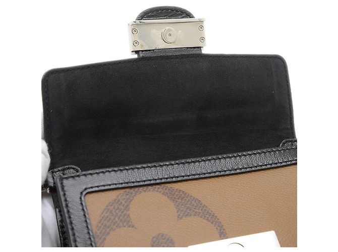 Bumbag Sac à dos Dauphine Monogram Géant Louis Vuitton - vue 4