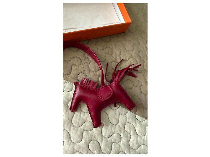 Charm Hermès Rodeo PM in pelle rosa Mexico Bordò - vista 5