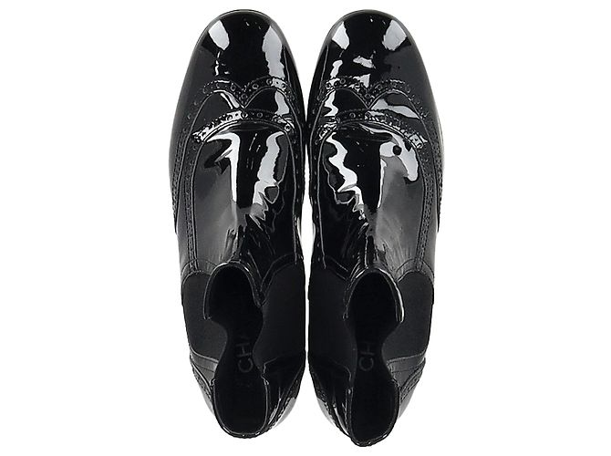 Timeless Stivaletti Chanel in pelle verniciata nera Nero - vista 3