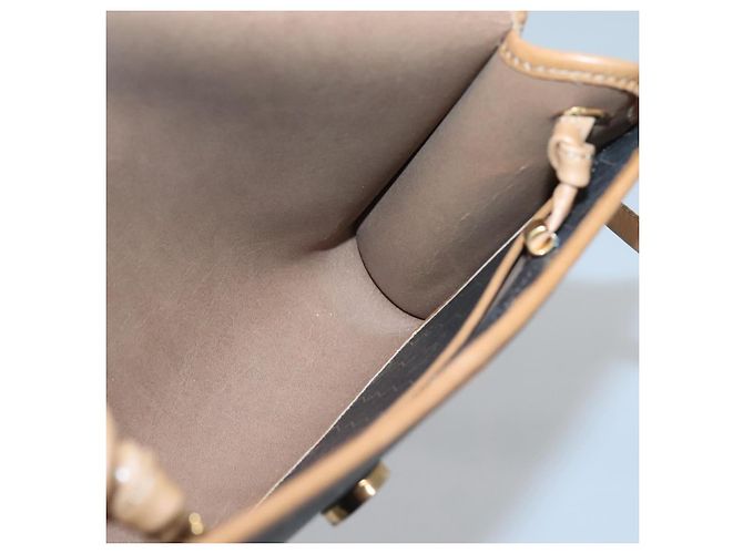 Borsa a spalla in tela a nido d'ape Christian Dior PVC nera e dorata Auth sw452 Nero D'oro - vista 18