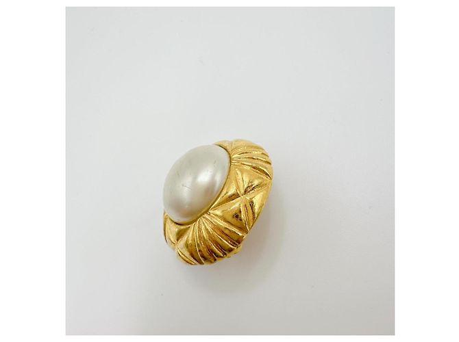 Vintage vergoldete Clip-Ohrringe von Chanel Golden - Ansicht 5