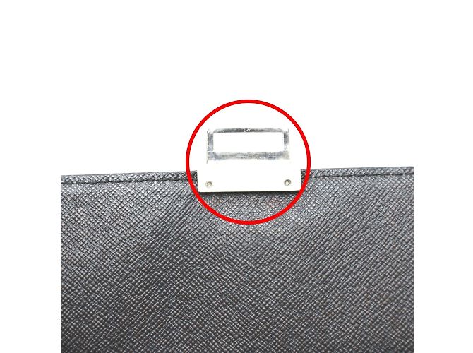 Borsa Clutch Selenga Taiga di Louis Vuitton Nero - vista 10