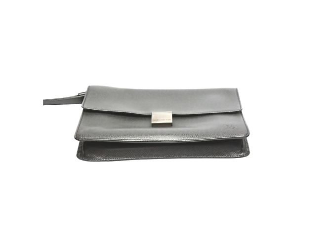 Borsa Clutch Selenga Taiga di Louis Vuitton Nero - vista 6