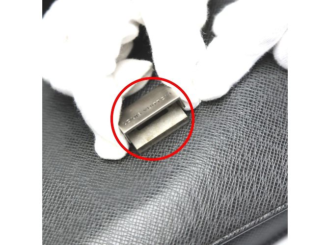 Borsa Clutch Selenga Taiga di Louis Vuitton Nero - vista 9