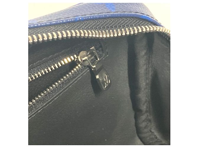 Poche de toalete Louis Vuitton Taiga Rama Azul - vista 13