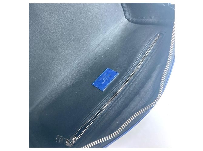 Poche de toalete Louis Vuitton Taiga Rama Azul - vista 15