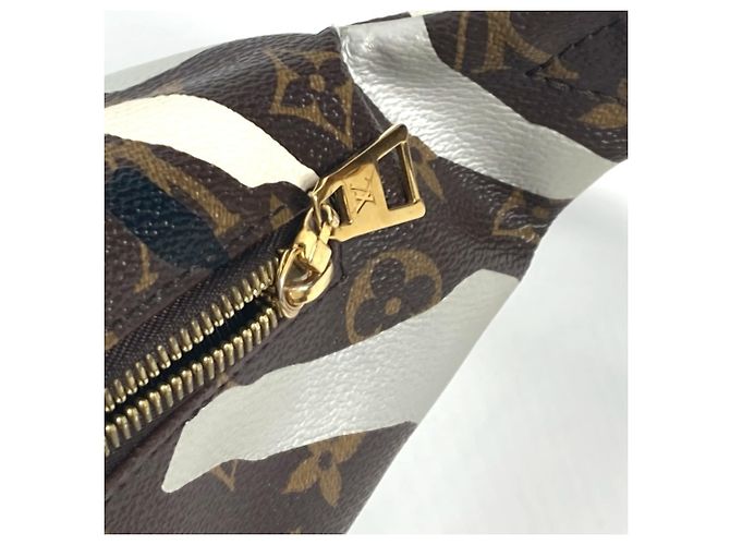 Borsa a tracolla Louis Vuitton Monogram Collaborazione League of Legends Marrone Bianco Blu - vista 12