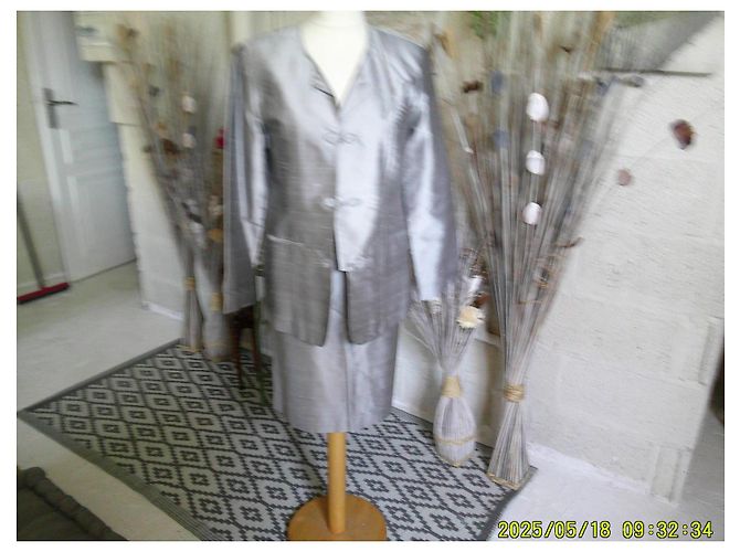 Autre Marque Anne Weybum Conjunto de Blazer e Saia de Seda Cinza - vista 2