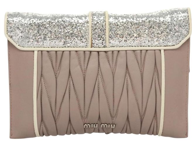 Borsa a spalla in pelle matelassé Miu Miu con catena rosa Auth 119144 - vista 2
