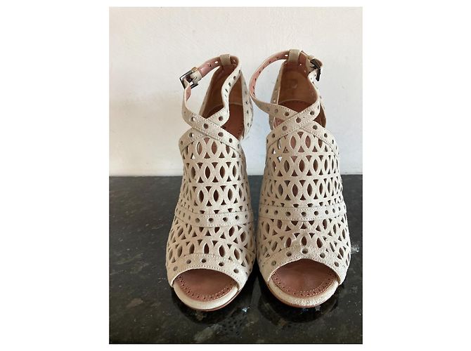 Décolleté Peep Toe Alaïa Beige in Pelle di Cervo Traforata - vista 2