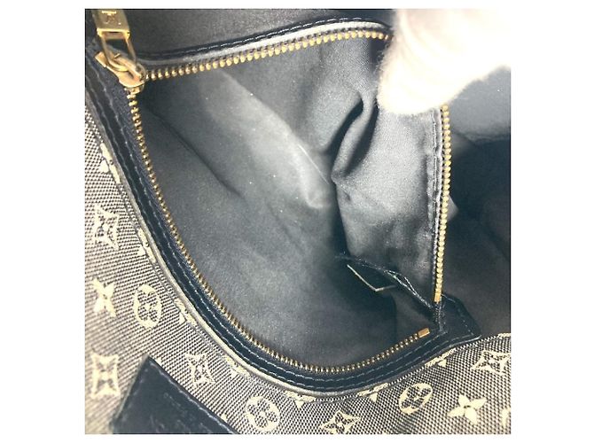 Borsa a spalla Louis Vuitton Monogram Mini Busas Marie Kate Blu navy - vista 17