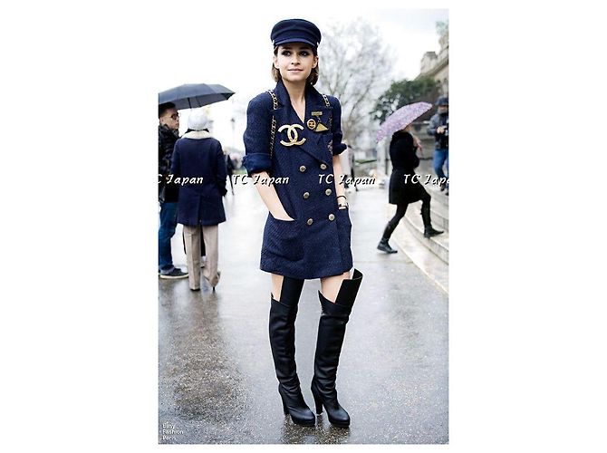 Chanel Navy Tweed Jacke mit ikonischem CC-Logo-Patch 36 FR Marineblau - Ansicht 11