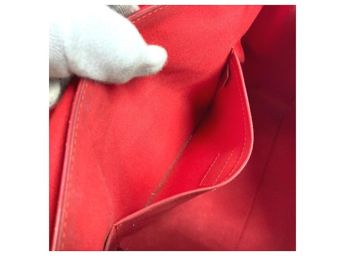 Borsa a spalla Louis Vuitton Epi Segur MM Rosso - vista 15