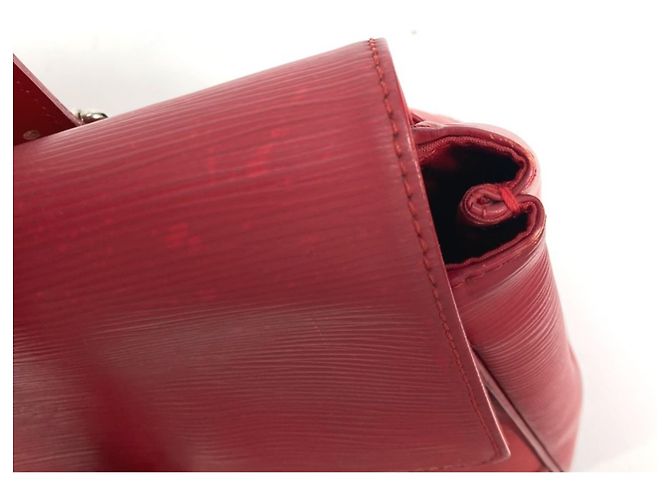 Borsa a spalla Louis Vuitton Epi Segur MM Rosso - vista 9