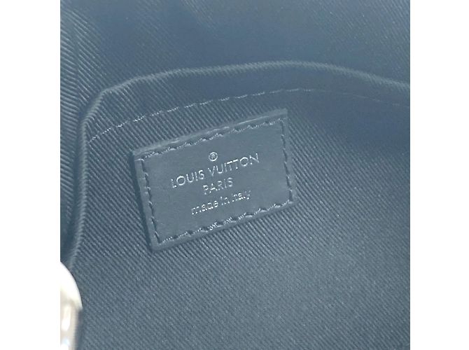 Borsa a tracolla PM Epi XL Soft Polochon Louis Vuitton Nero - vista 11