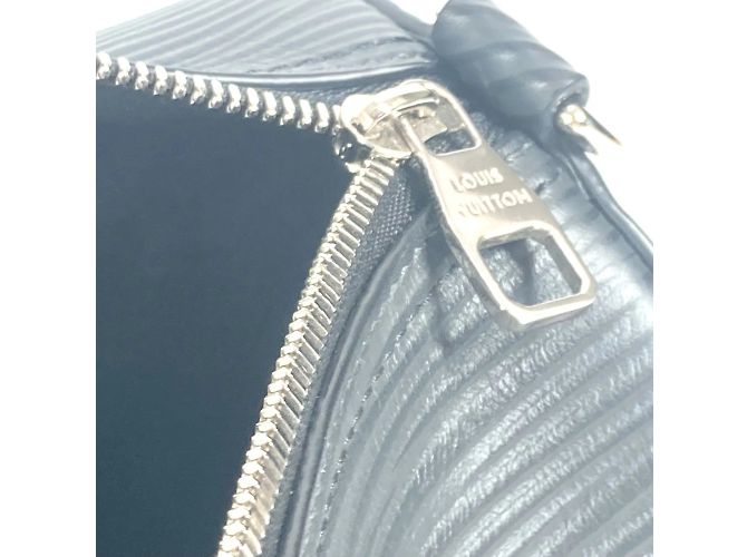 Borsa a tracolla PM Epi XL Soft Polochon Louis Vuitton Nero - vista 12